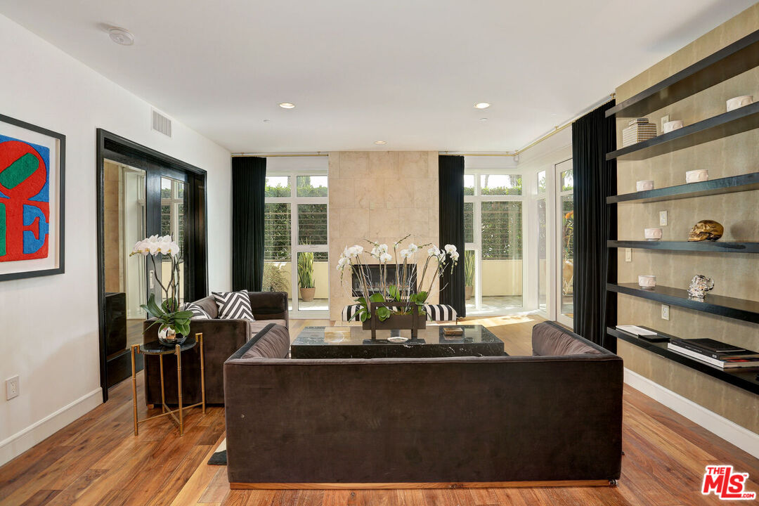 447 N Doheny Dr Unit: 101