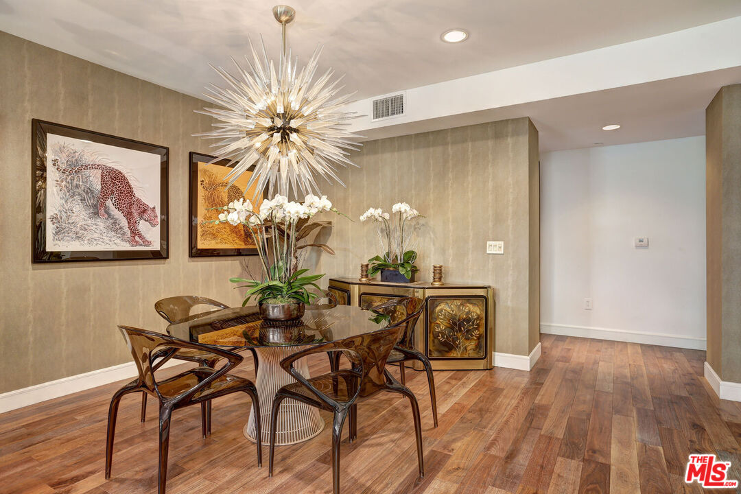 447 N Doheny Dr Unit: 101