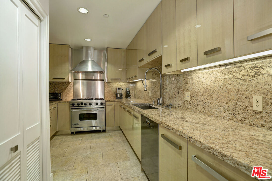 447 N Doheny Dr Unit: 101