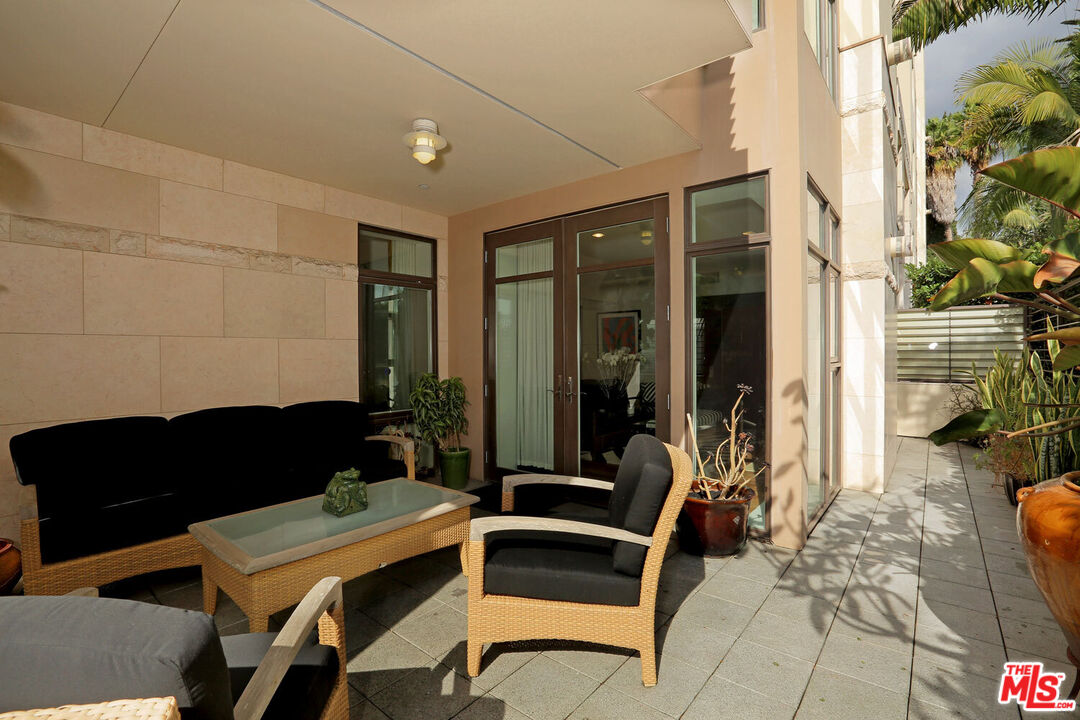 447 N Doheny Dr Unit: 101