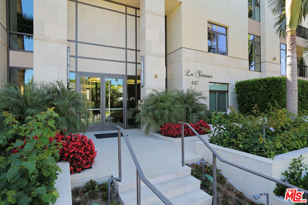 447 N Doheny Dr Unit: 101