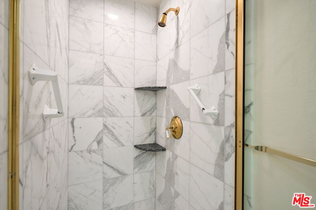 2122 Century Park Ln Unit: 111