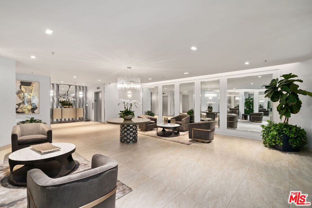 2122 Century Park Ln Unit: 111