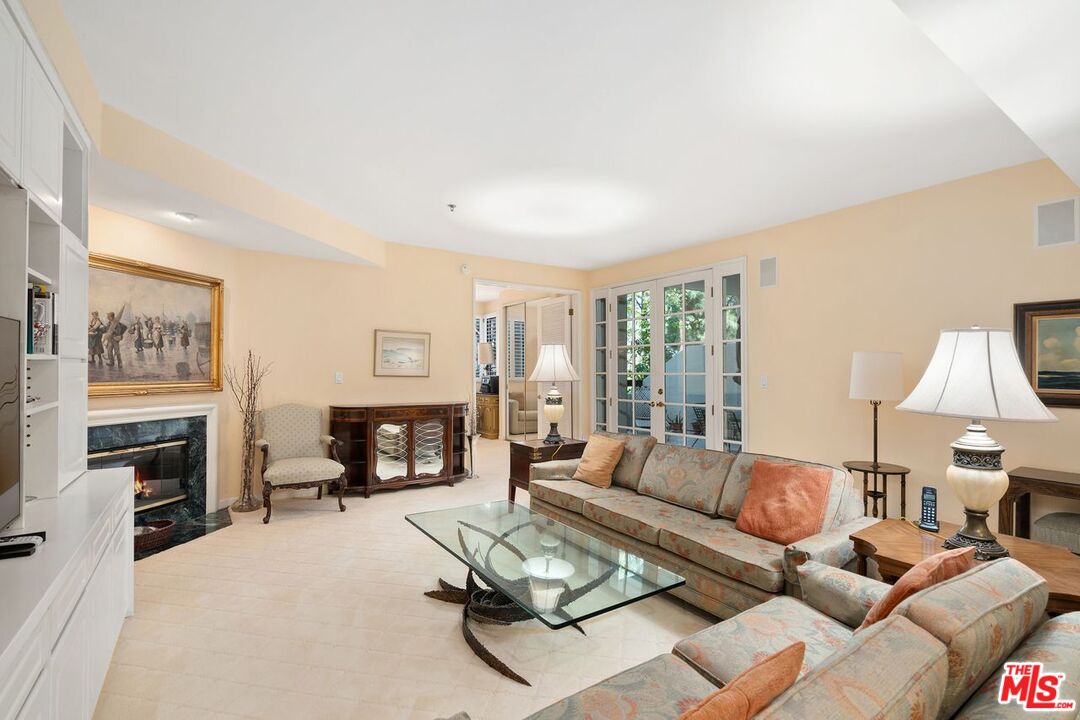 2122 Century Park Ln Unit: 111