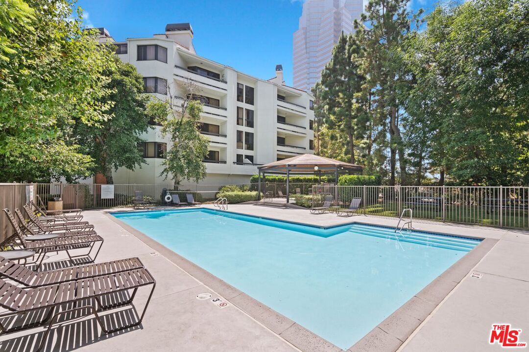 2122 Century Park Ln Unit: 111