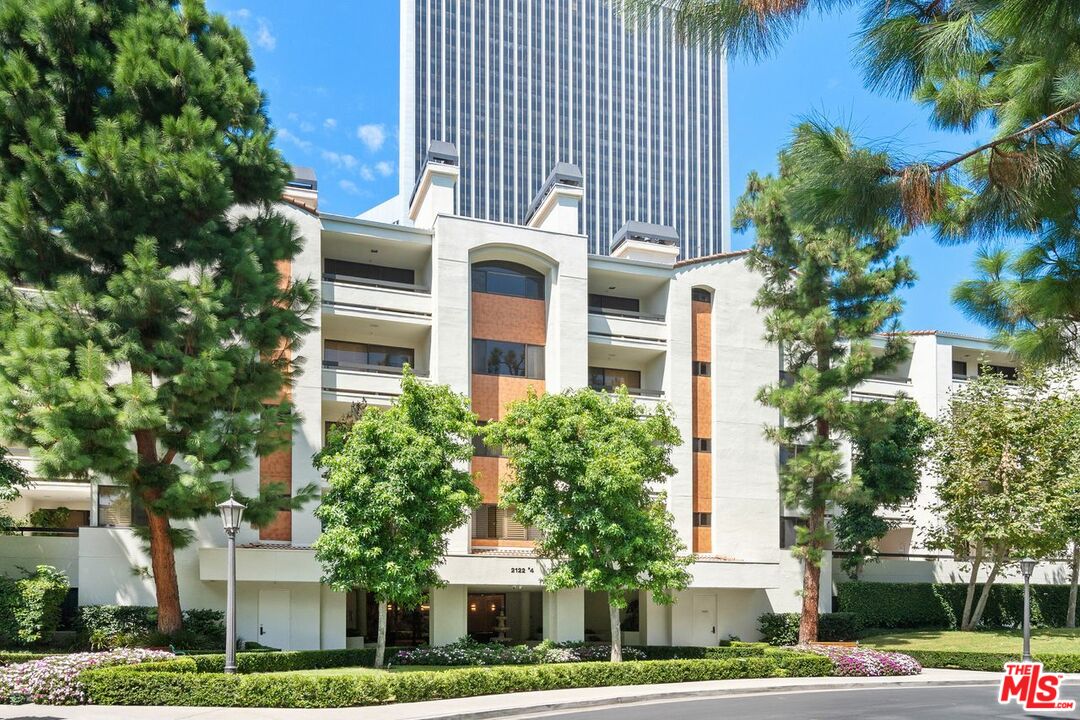 2122 Century Park Ln Unit: 111