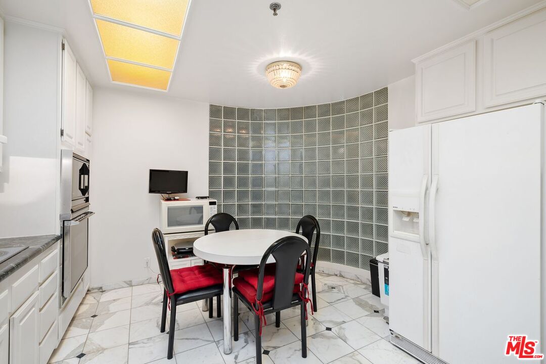 2122 Century Park Ln Unit: 111