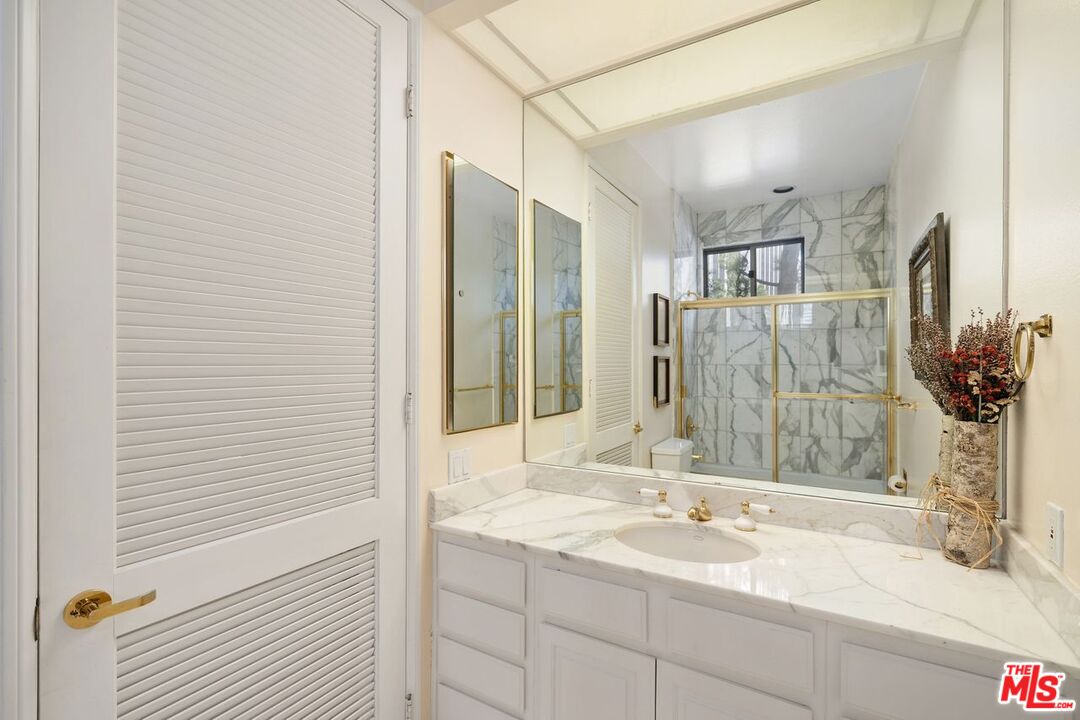 2122 Century Park Ln Unit: 111