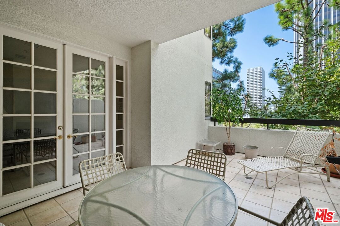 2122 Century Park Ln Unit: 111