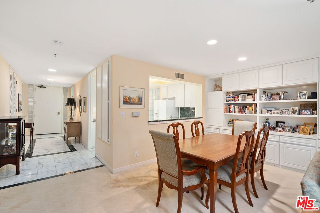 2122 Century Park Ln Unit: 111