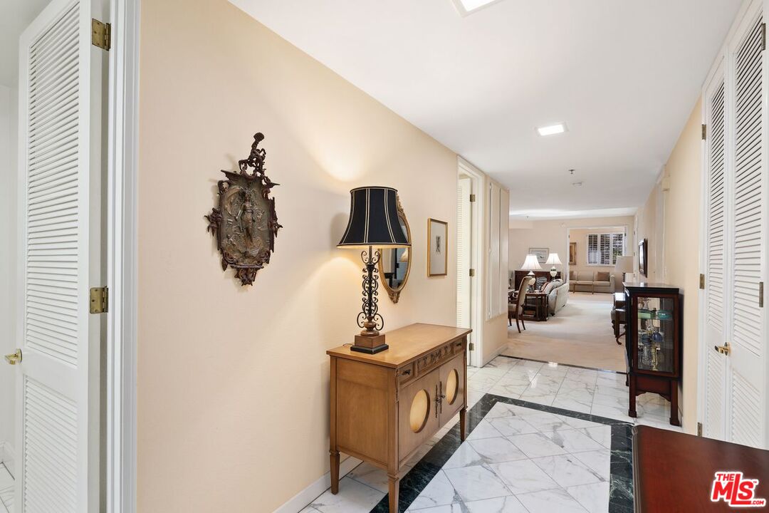 2122 Century Park Ln Unit: 111