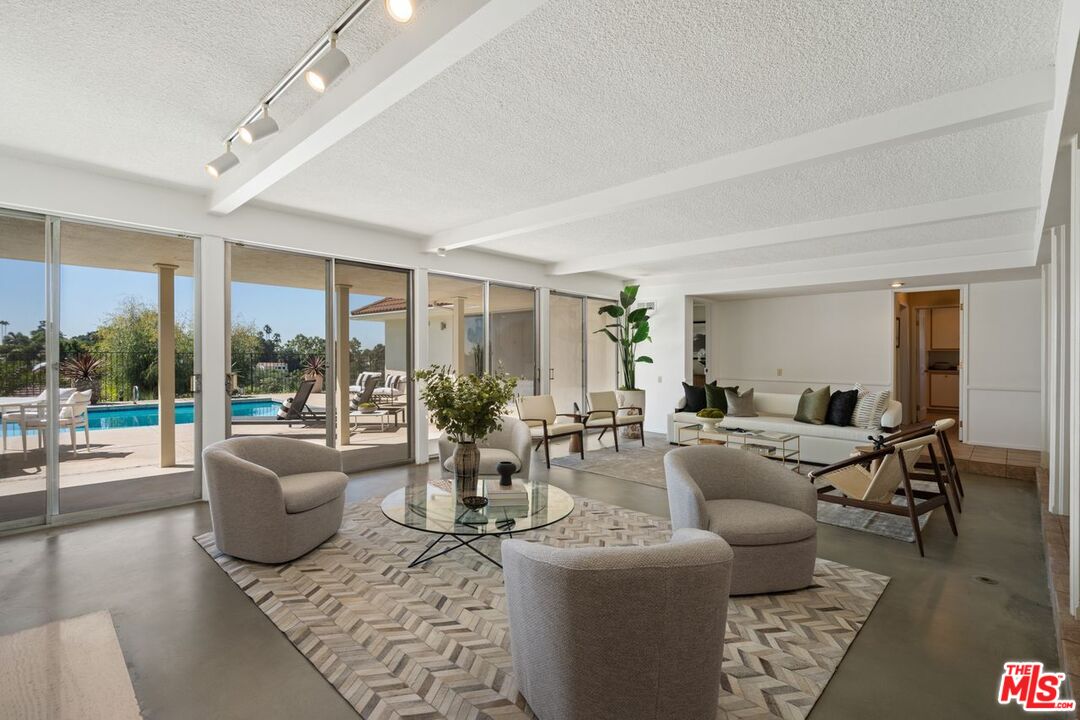 5216 Los Caballeros Way