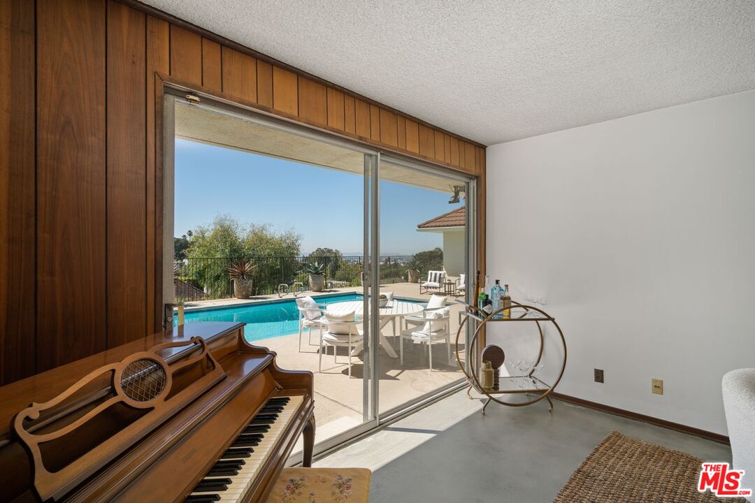 5216 Los Caballeros Way