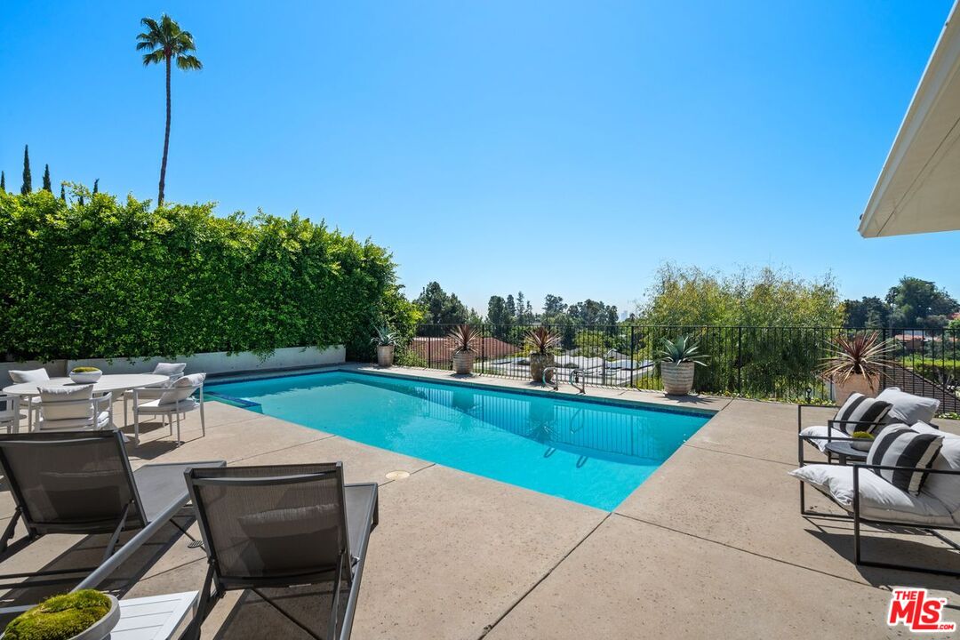 5216 Los Caballeros Way