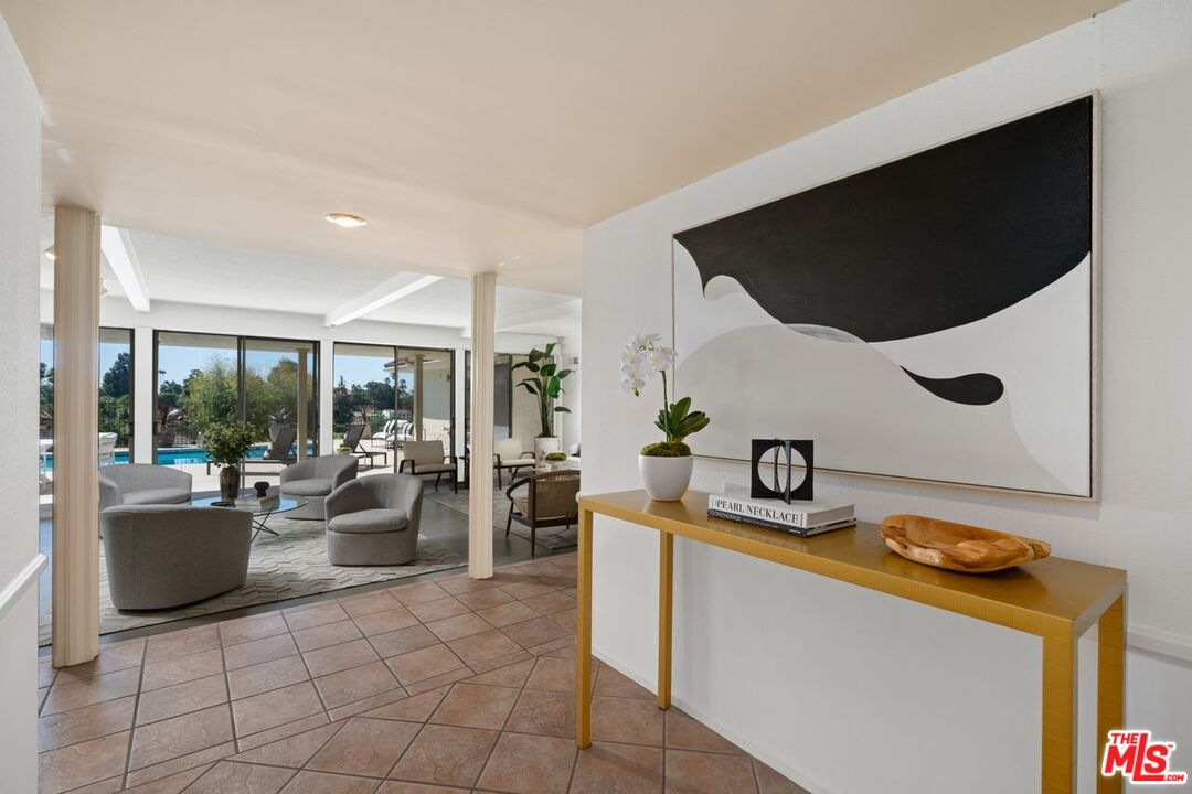 5216 Los Caballeros Way