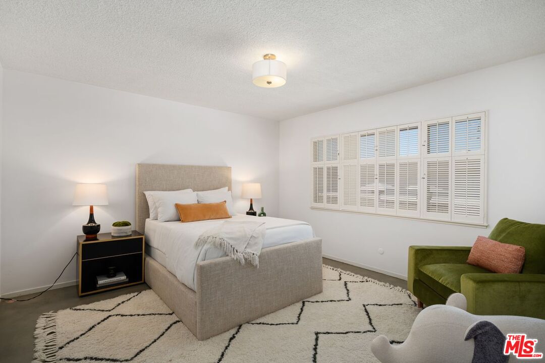 5216 Los Caballeros Way