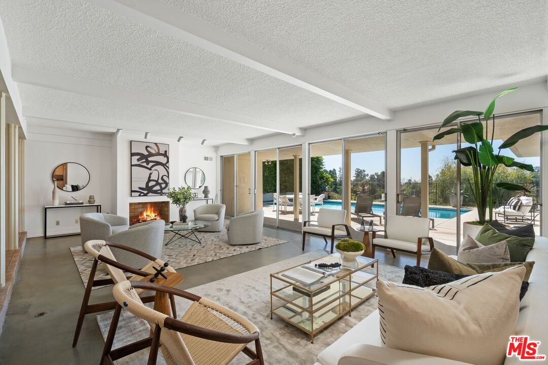 5216 Los Caballeros Way