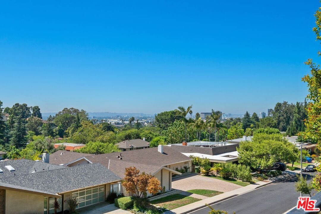 5216 Los Caballeros Way