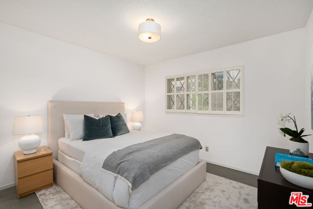 5216 Los Caballeros Way