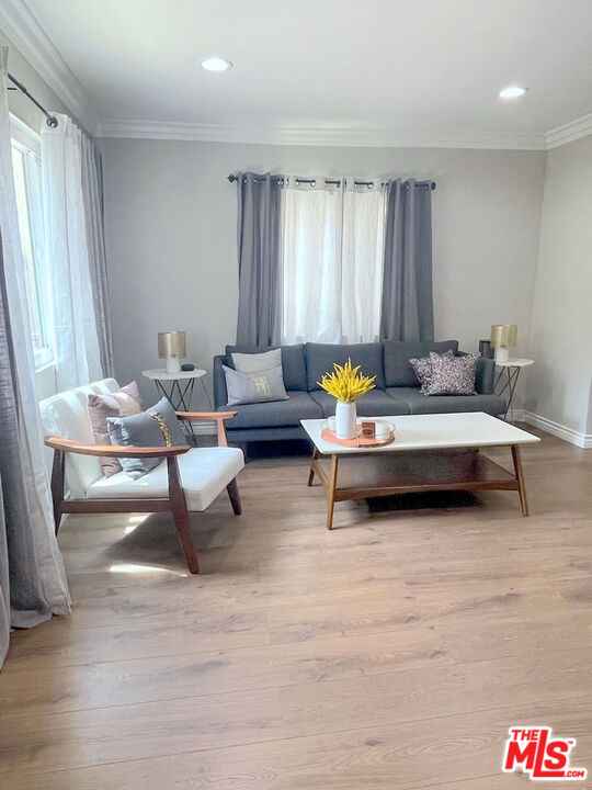 1755 S Mansfield Ave