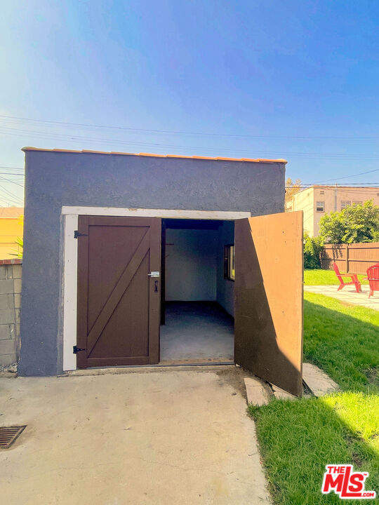 1755 S Mansfield Ave