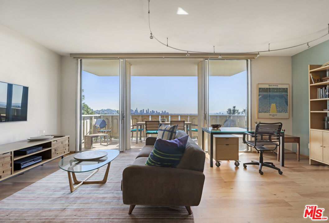 4411 Los Feliz Blvd Unit: 1005