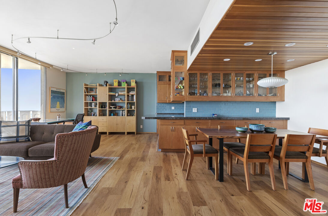 4411 Los Feliz Blvd Unit: 1005