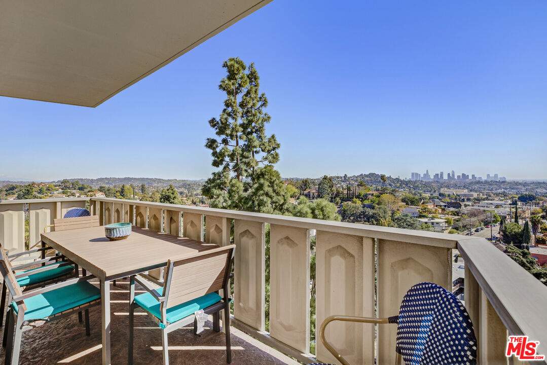 4411 Los Feliz Blvd Unit: 1005