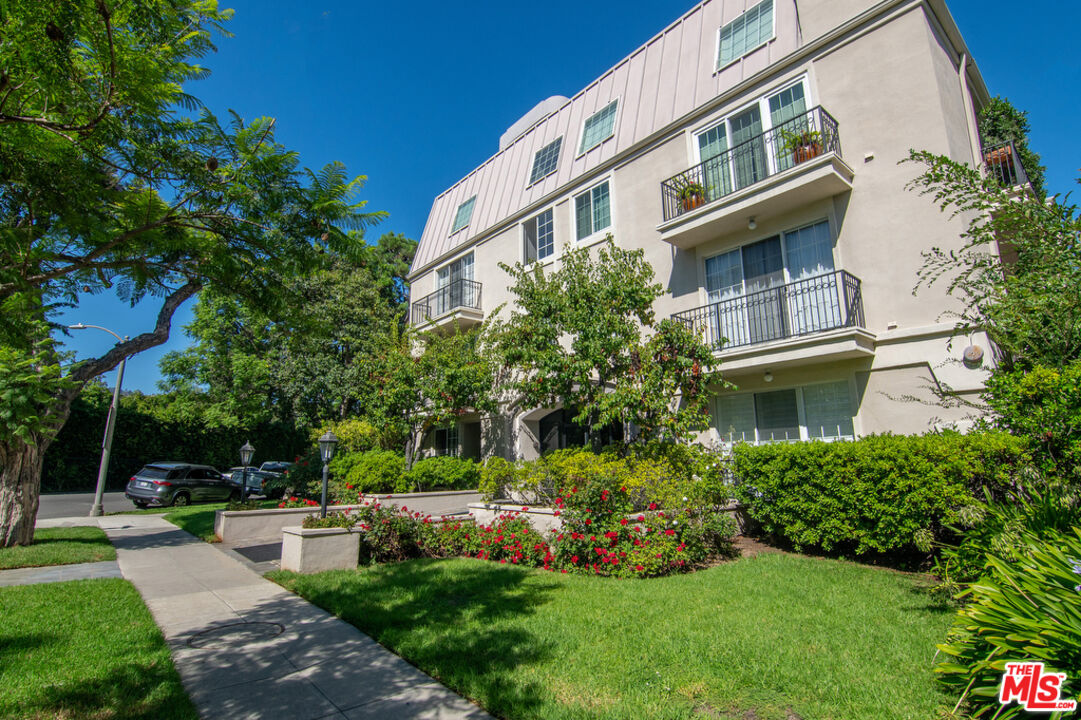 458 N Oakhurst Dr Unit: 106