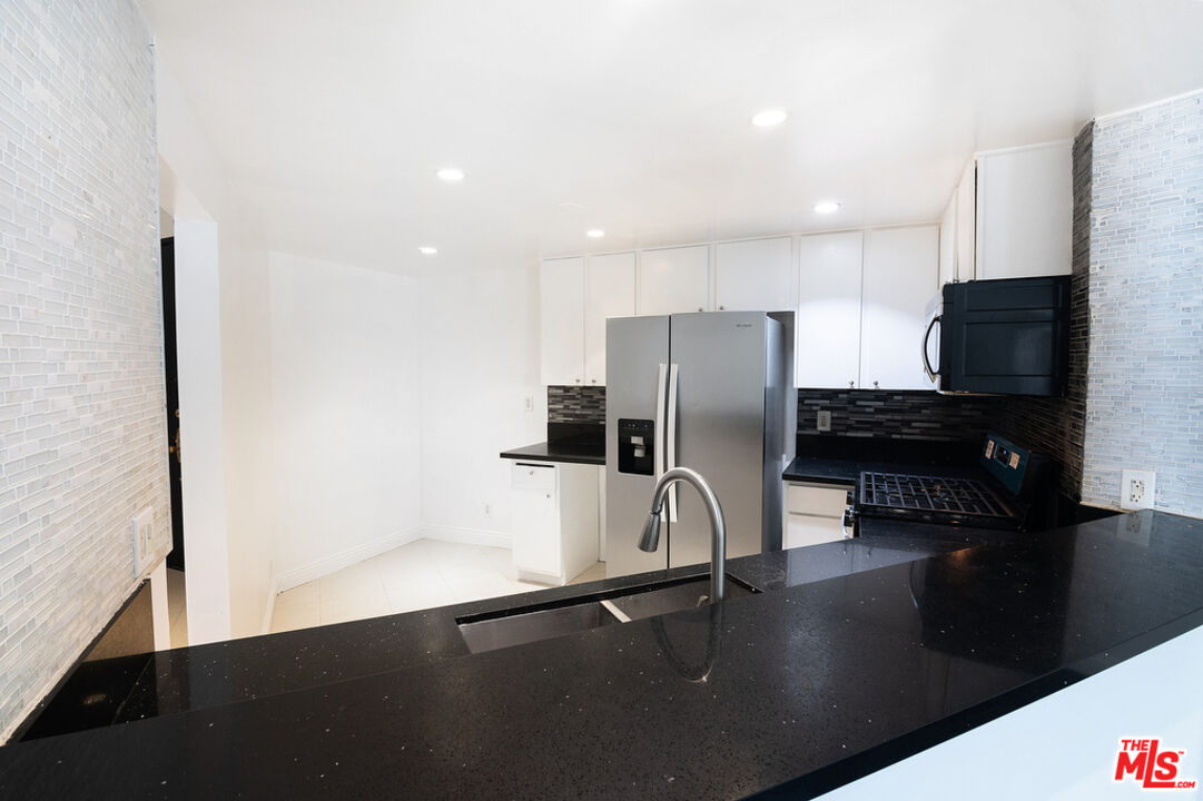 458 N Oakhurst Dr Unit: 106