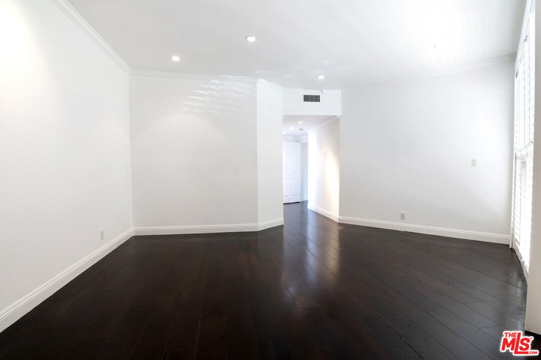 458 N Oakhurst Dr Unit: 106