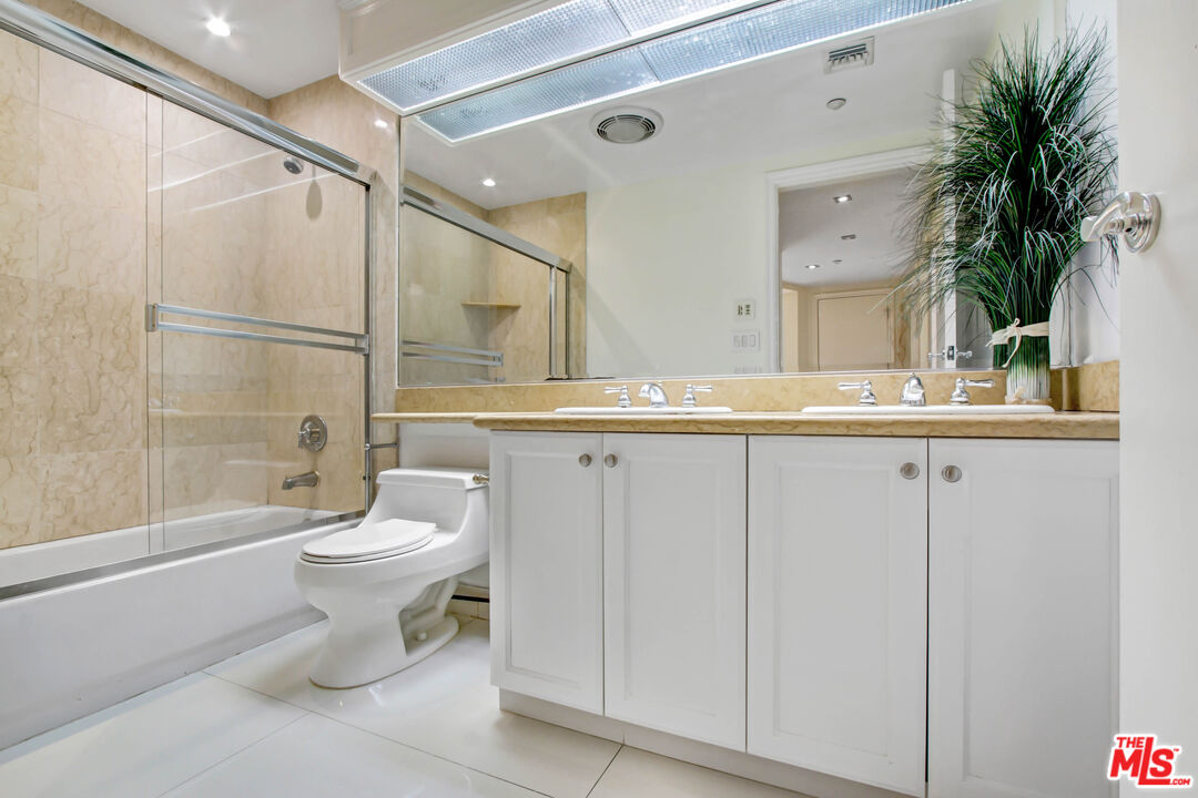 11921 Dorothy St Unit: 102