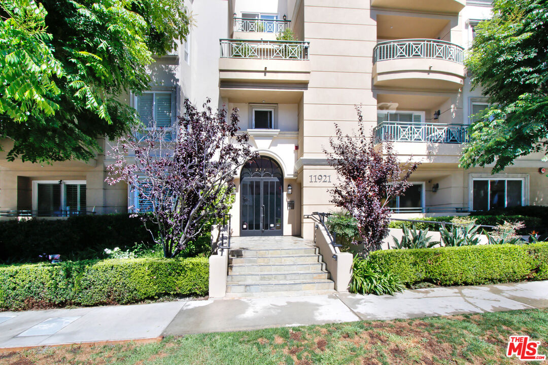11921 Dorothy St Unit: 102