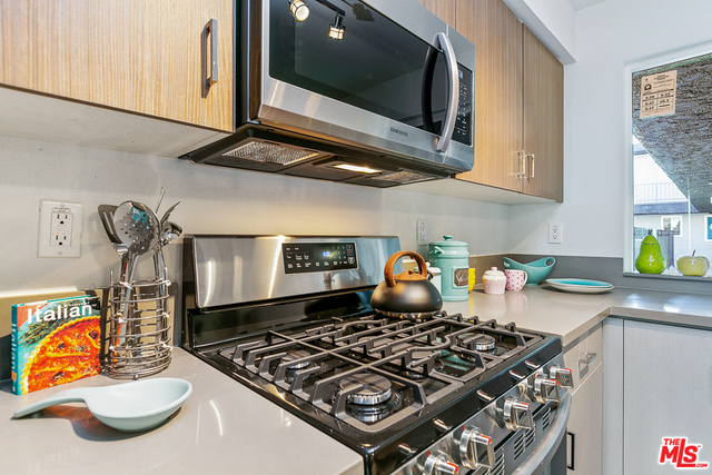 6640 Woodley Ave Unit: 206