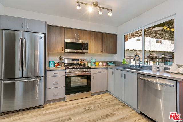 6640 Woodley Ave Unit: 206