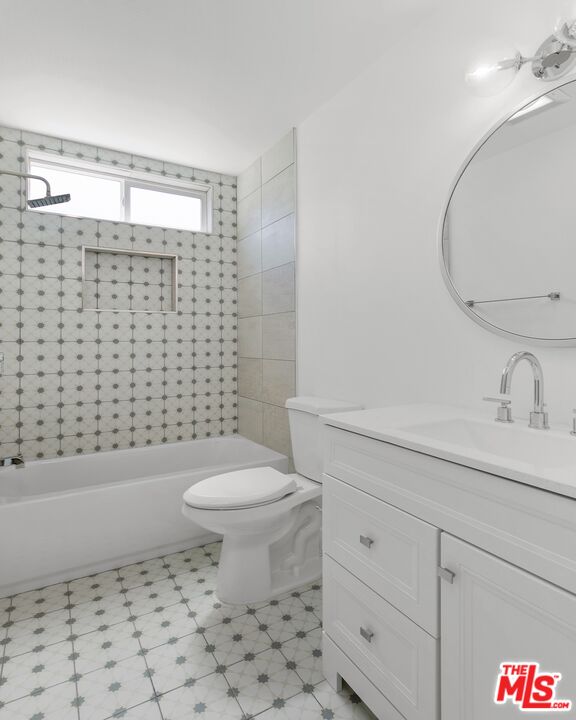 6736 Woodley Ave Unit: 1