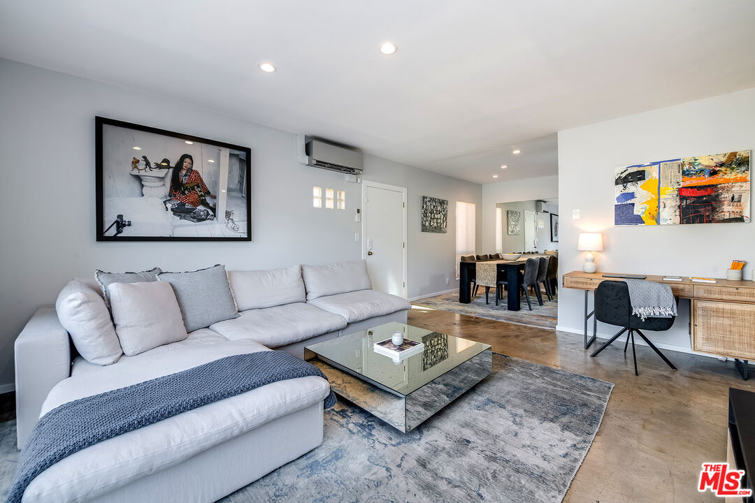 837 N West Knoll Dr Unit: 310