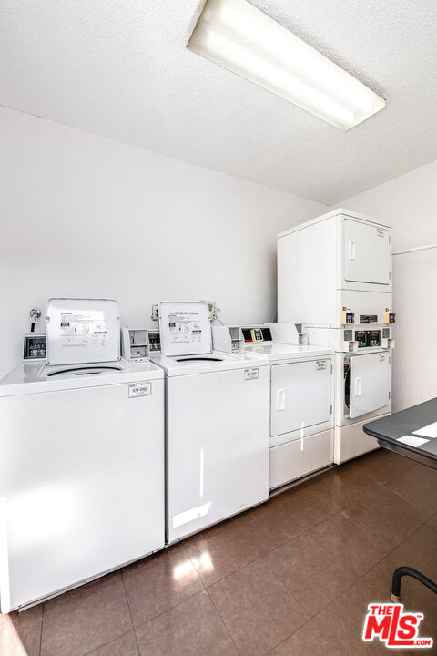 837 N West Knoll Dr Unit: 310