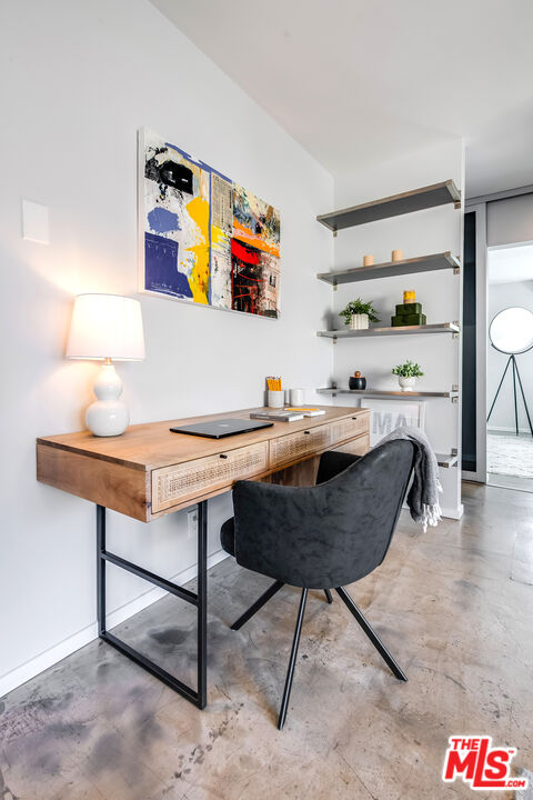 837 N West Knoll Dr Unit: 310