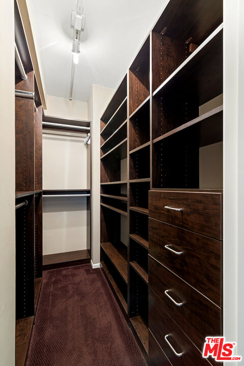 1131 Alta Loma Rd Unit: 202