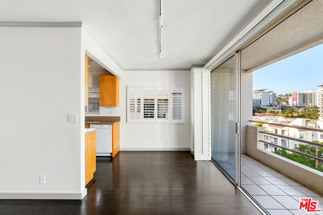 1131 Alta Loma Rd Unit: 502