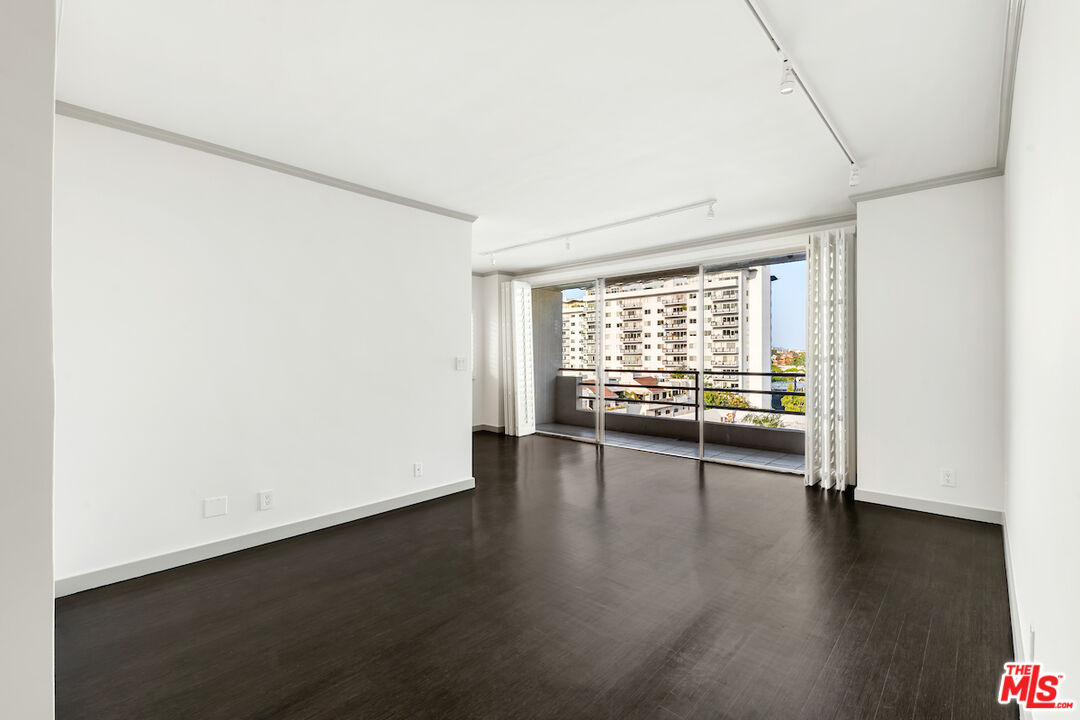 1131 Alta Loma Rd Unit: 502