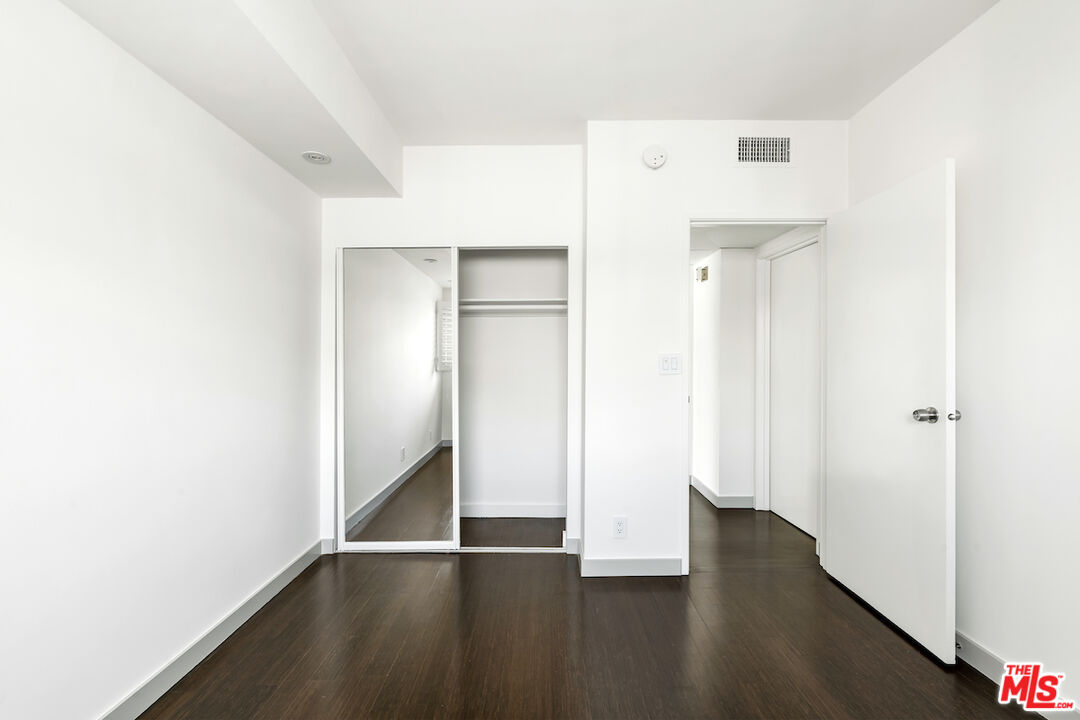 1131 Alta Loma Rd Unit: 502