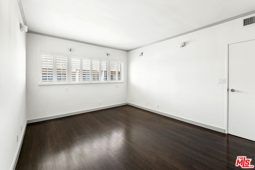 1131 Alta Loma Rd Unit: 502