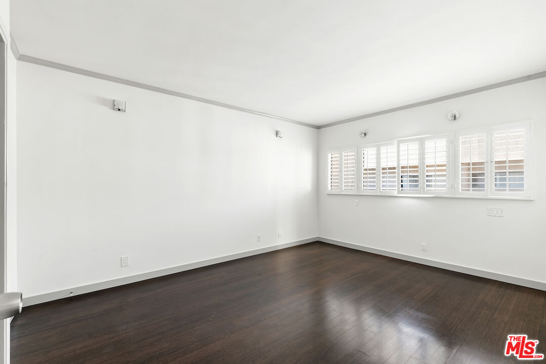 1131 Alta Loma Rd Unit: 502