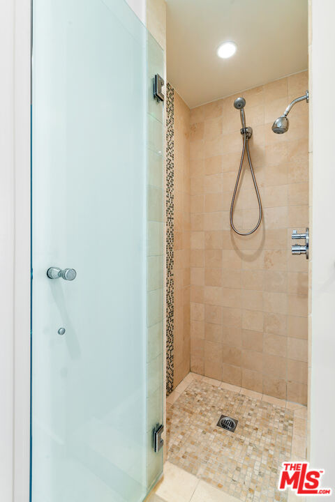 1131 Alta Loma Rd Unit: 502