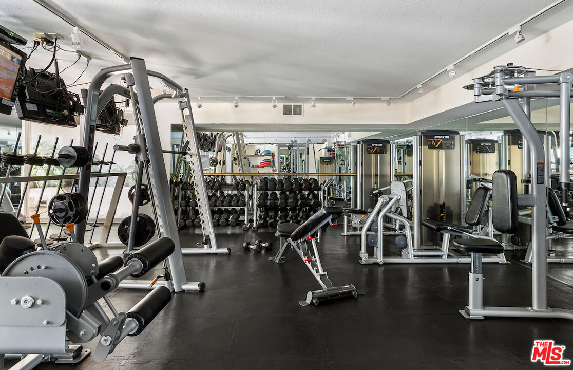 1131 Alta Loma Rd Unit: 502