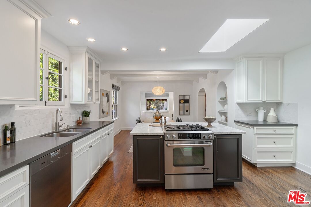 6225 Del Valle Dr