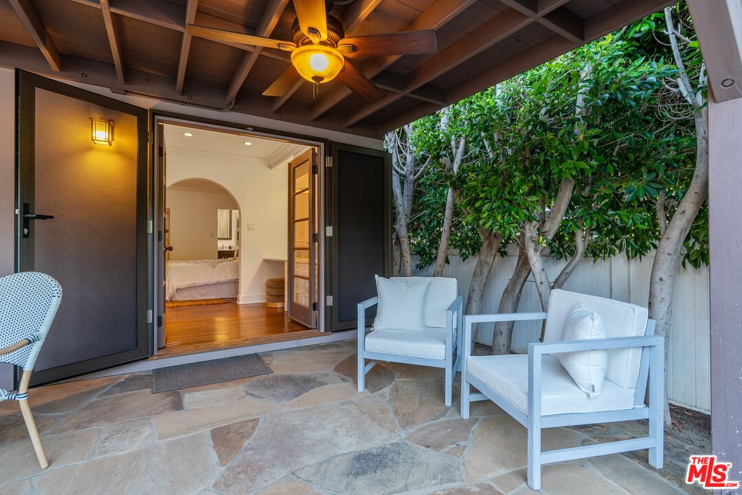 6225 Del Valle Dr