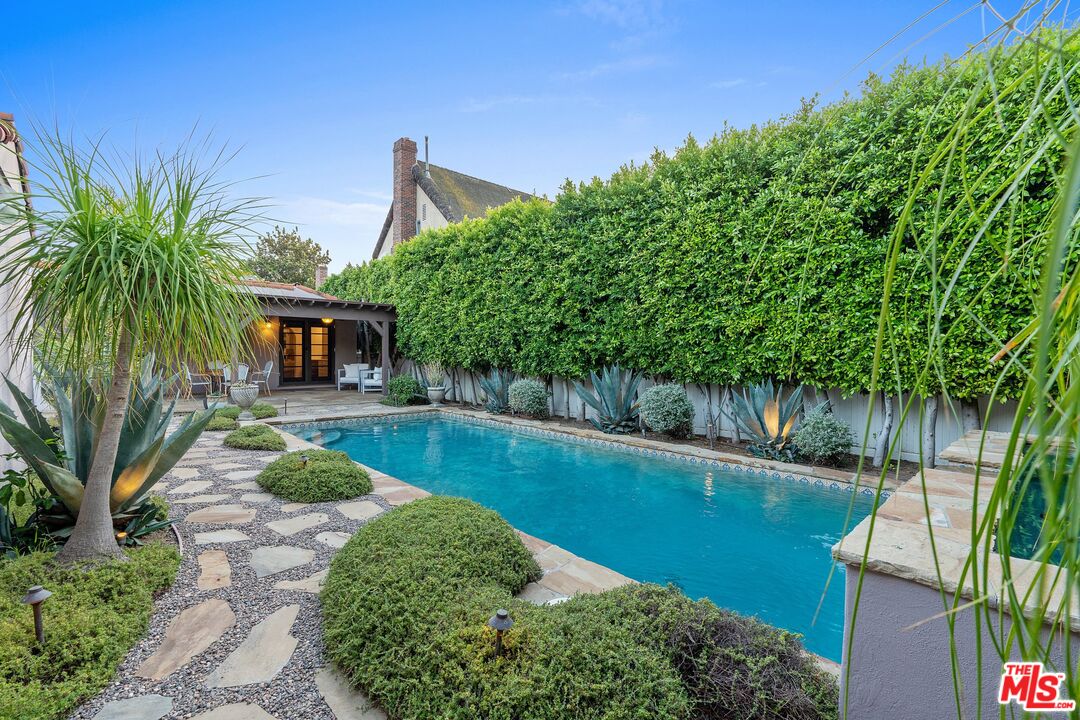 6225 Del Valle Dr